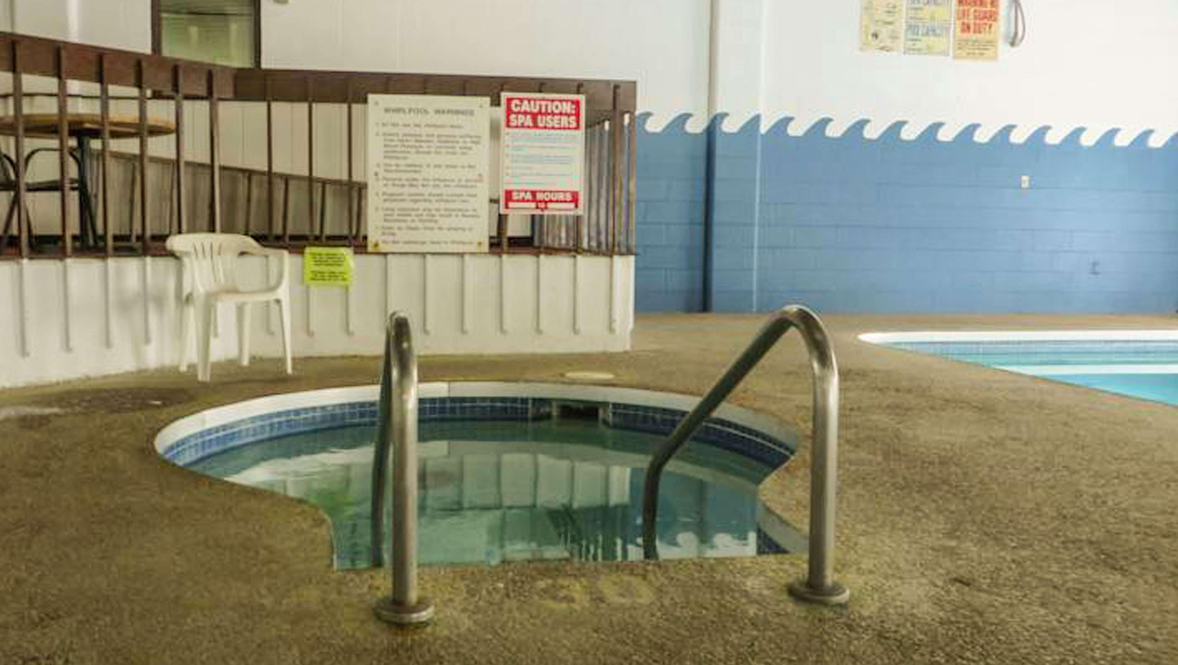 Voyageur Inn And Conference Center Reedsburg Exteriör bild