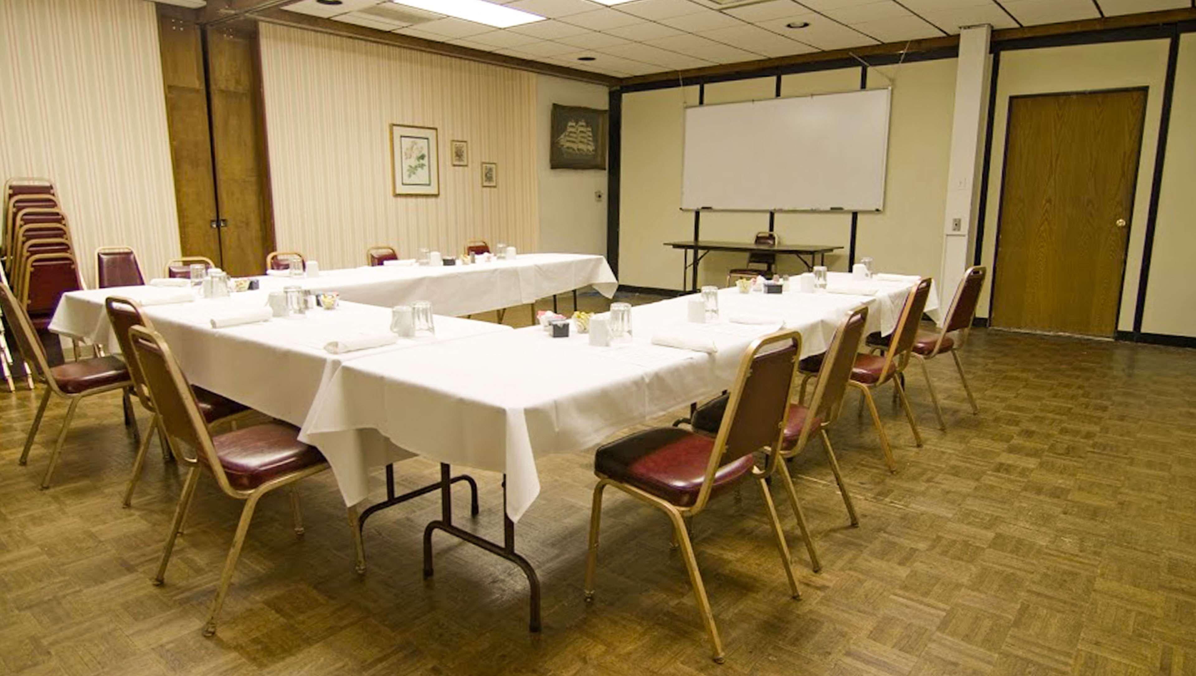 Voyageur Inn And Conference Center Reedsburg Exteriör bild