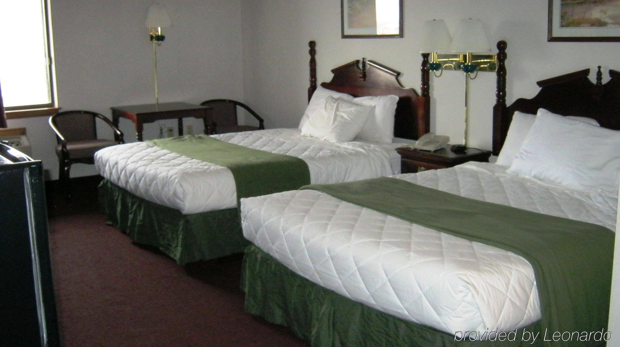 Voyageur Inn And Conference Center Reedsburg Exteriör bild