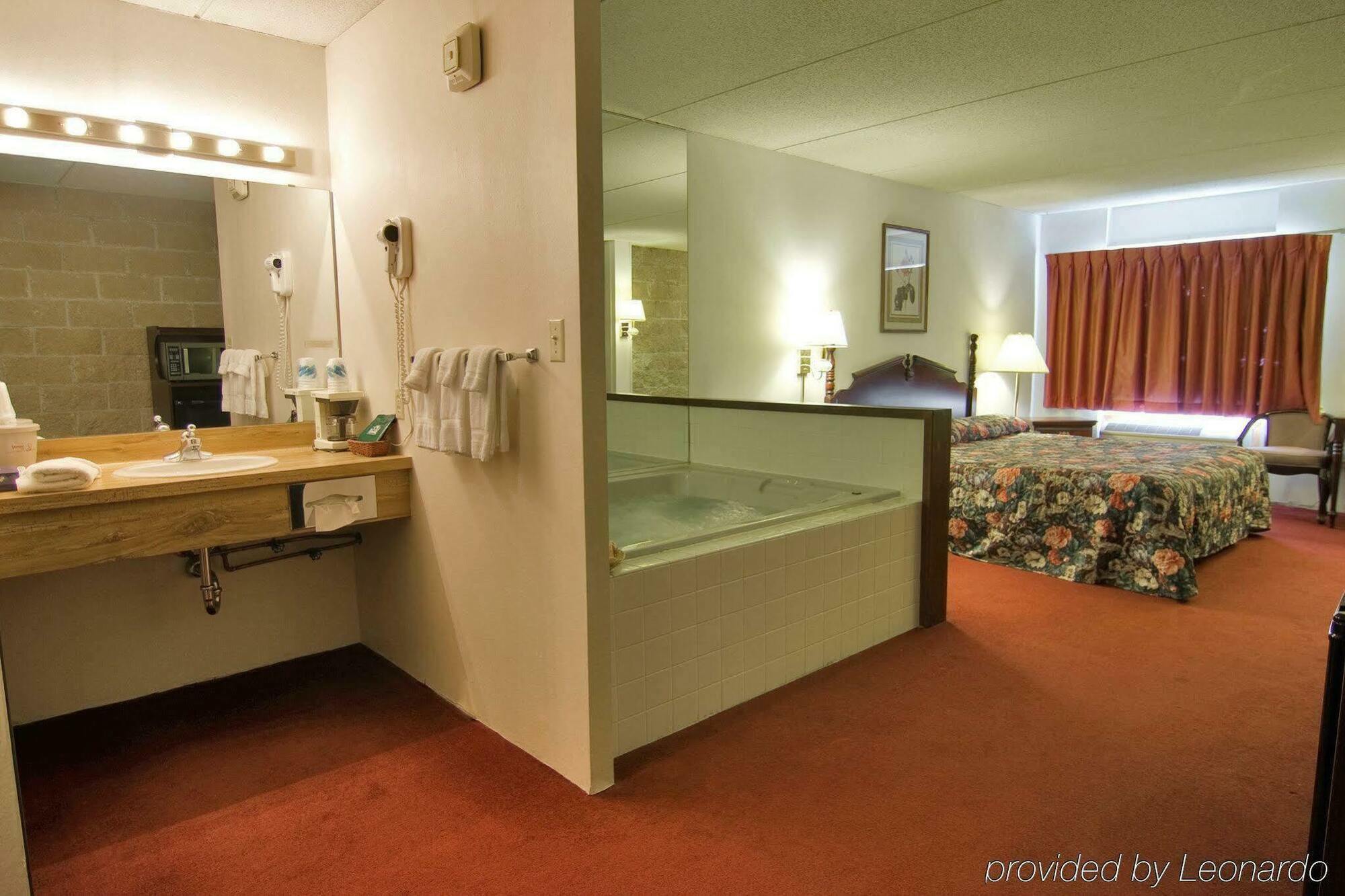 Voyageur Inn And Conference Center Reedsburg Rum bild